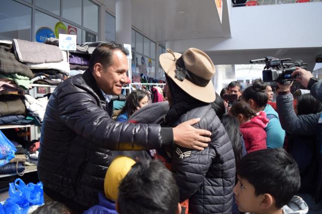 Finaliza con éxito la 3ra versión de la campaña solidaria “Abrígate con la ATT” que coadyuvó a 31 mil bolivianos a combatir el crudo invierno
