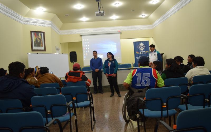 Encuentro con representantes de Organizaciones Sociales