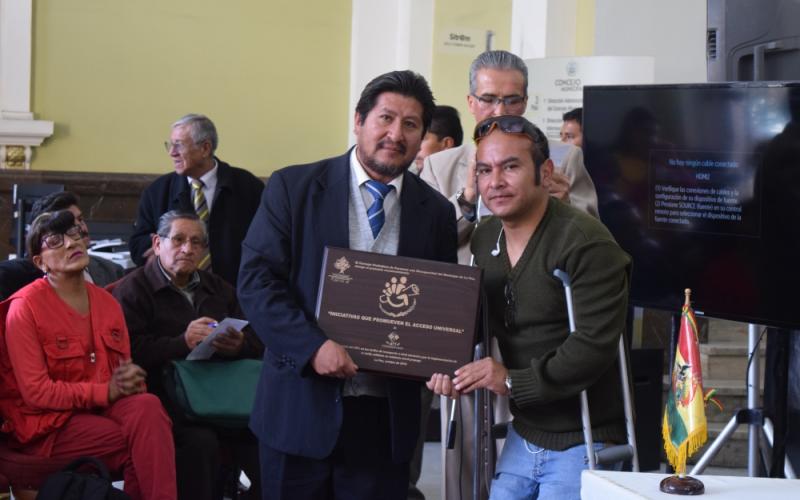 La ATT recibe el reconocimiento de "Iniciativas que promueven el acceso universal"