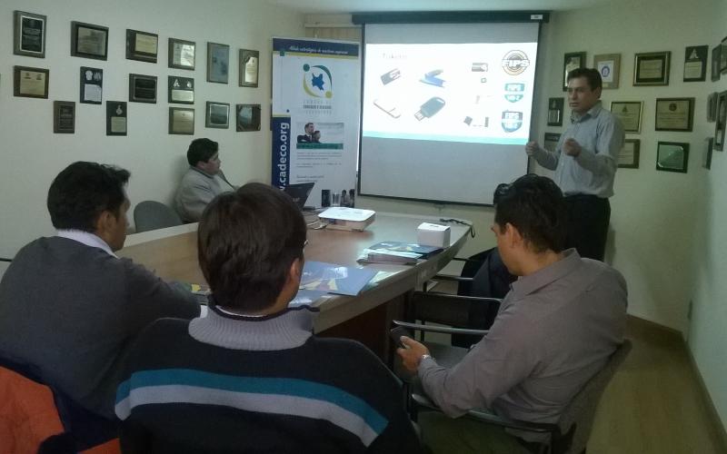 ATT participa en sesión informativa sobre la Firma Digital
