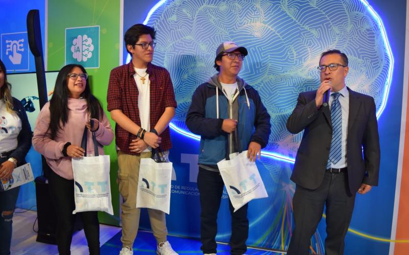 Clausura exitosa del stand de la ATT en LaPazExpone 2024 con tecnología transformadora