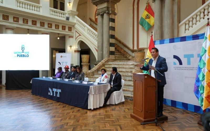 Gobierno lanza el programa "Lucho por la Voz del Pueblo" para fortalecer la radiodifusión comunitaria en Bolivia