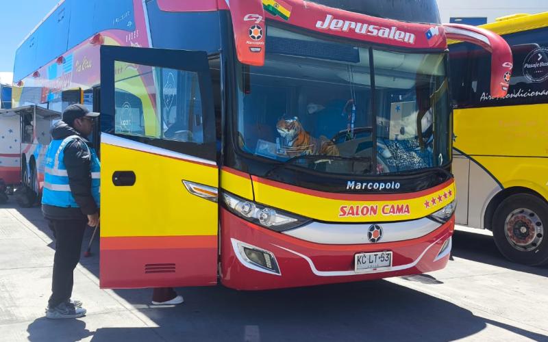 La ATT coordina acciones para normalizar el flujo de viajeros en la frontera Pisiga-Colchane