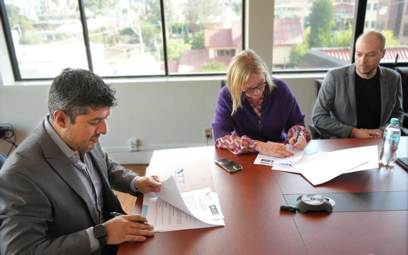 La ATT y la Internet Society firman alianza estratégica para fortalecer la regulación y el acceso equitativo a Internet en Bolivia