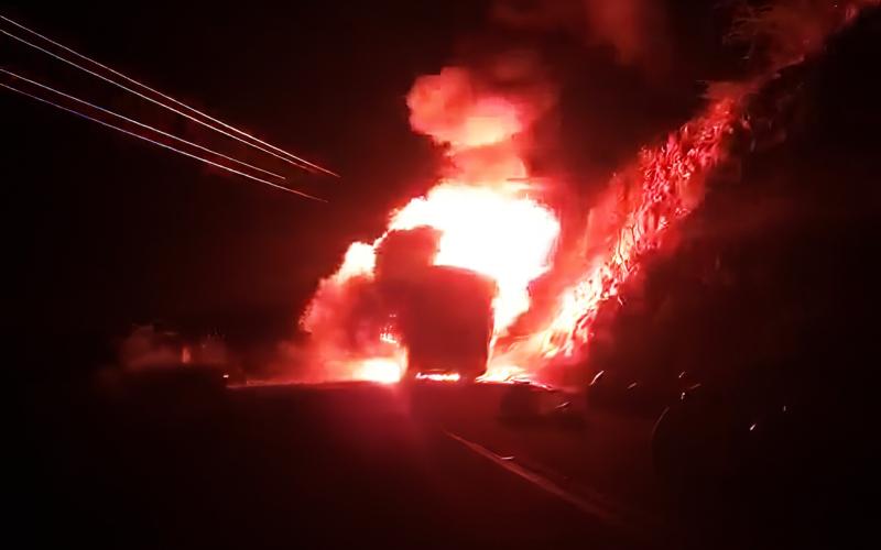 La ATT levanta acta de infracción e iniciará investigación por incendio de bus en la ruta La Paz – Bermejo